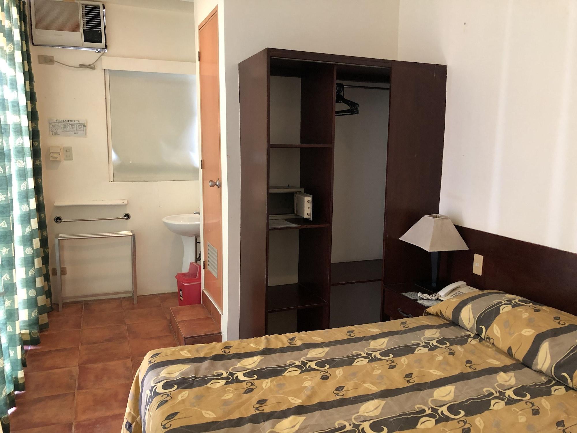 Hey Jude Resort Hotel Balabag  Bagian luar foto