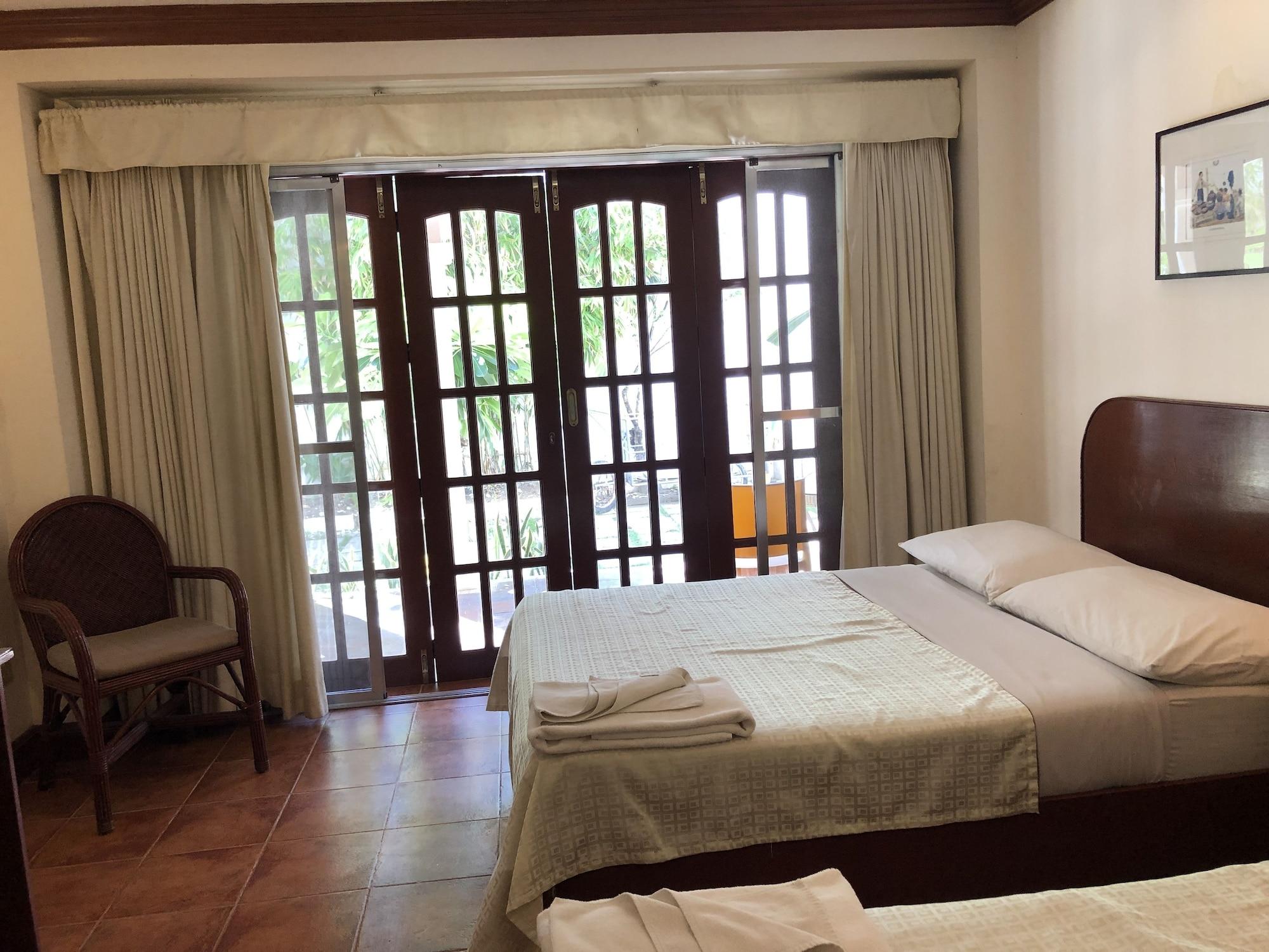 Hey Jude Resort Hotel Balabag  Bagian luar foto