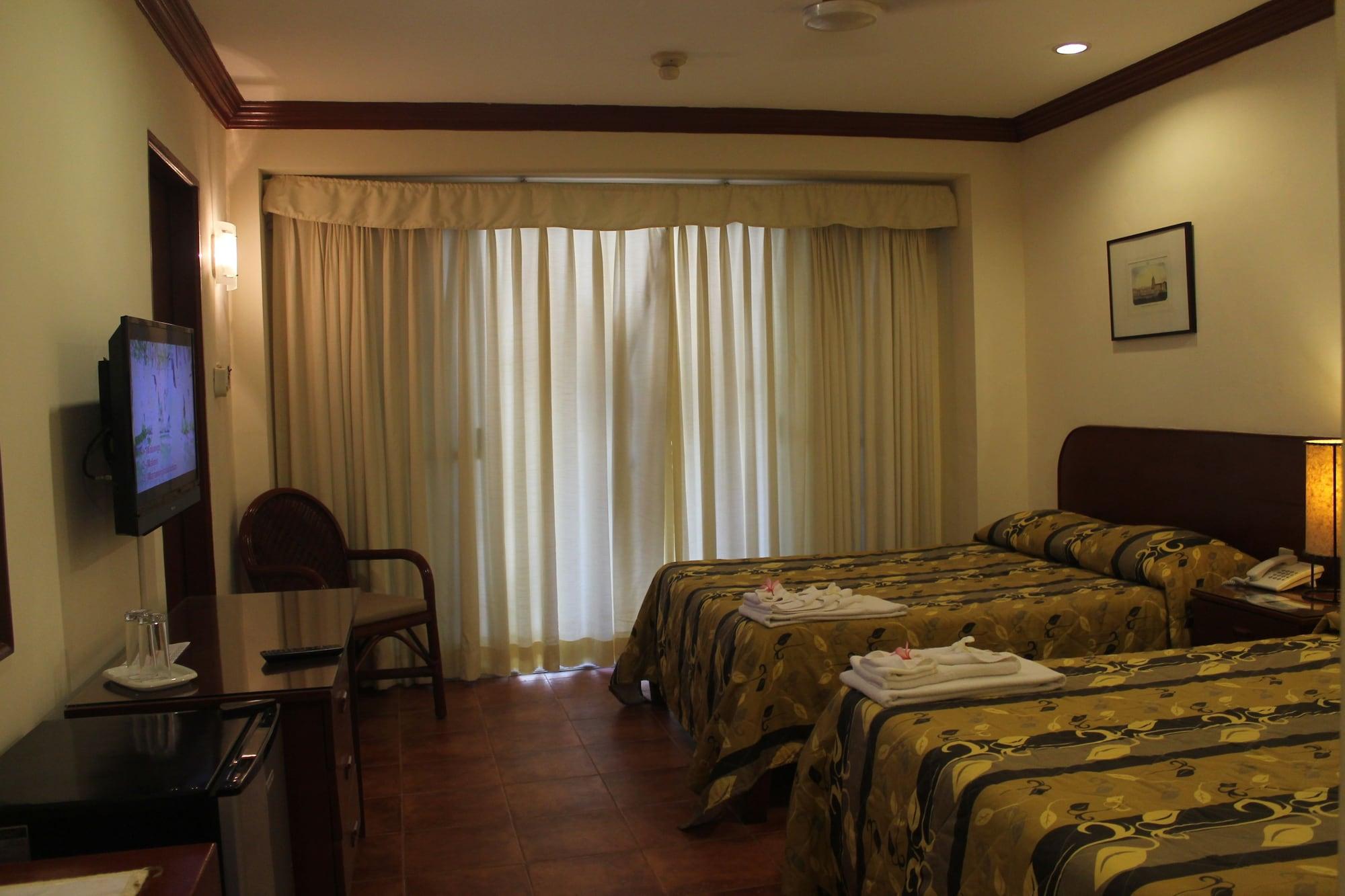 Hey Jude Resort Hotel Balabag  Bagian luar foto