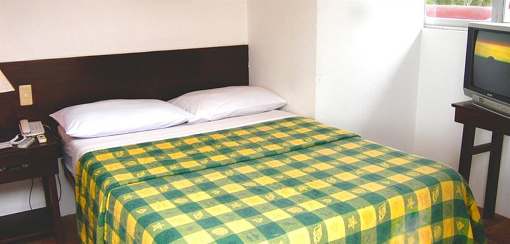 Hey Jude Resort Hotel Balabag  Bagian luar foto