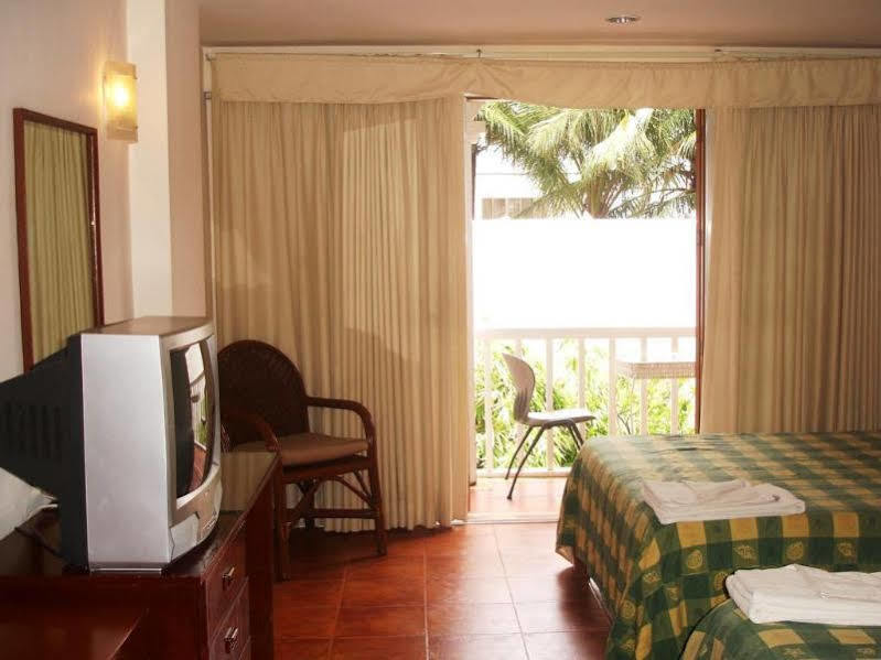 Hey Jude Resort Hotel Balabag  Bagian luar foto